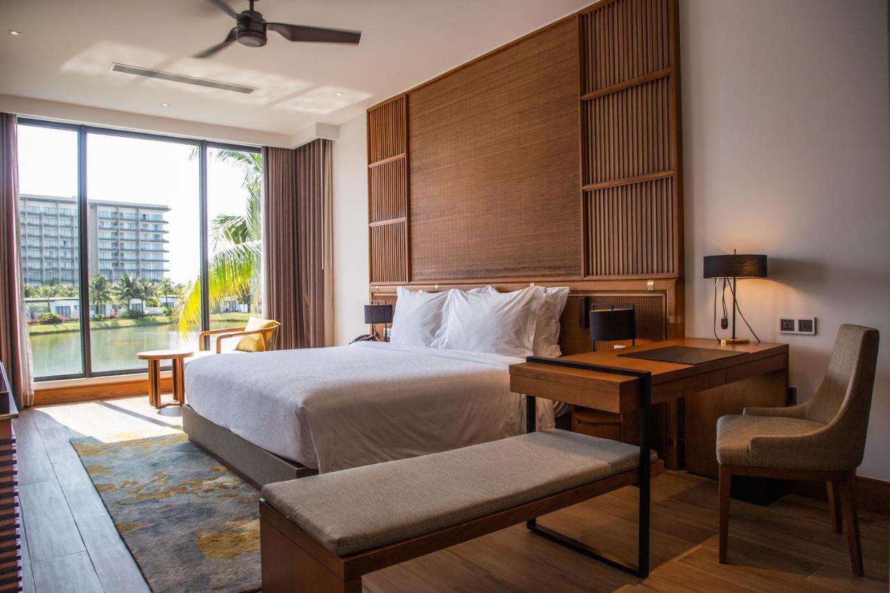 Moevenpick Villas & Residences Phu Quoc Luaran gambar A bedroom at the hotel
