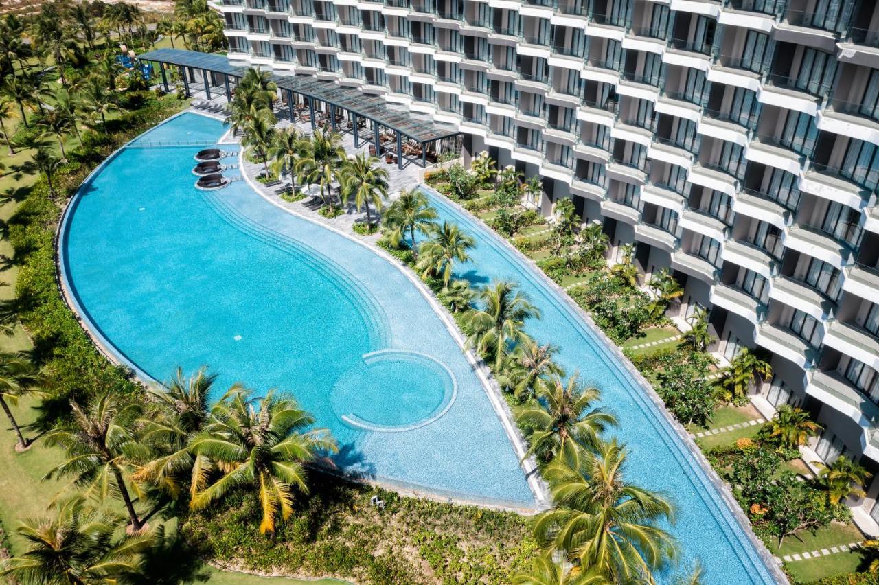 Moevenpick Villas & Residences Phu Quoc Luaran gambar The pool at the hotel