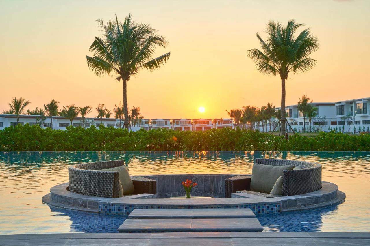Moevenpick Villas & Residences Phu Quoc Luaran gambar Sunset at Vinpearl Hotel Nha Trang