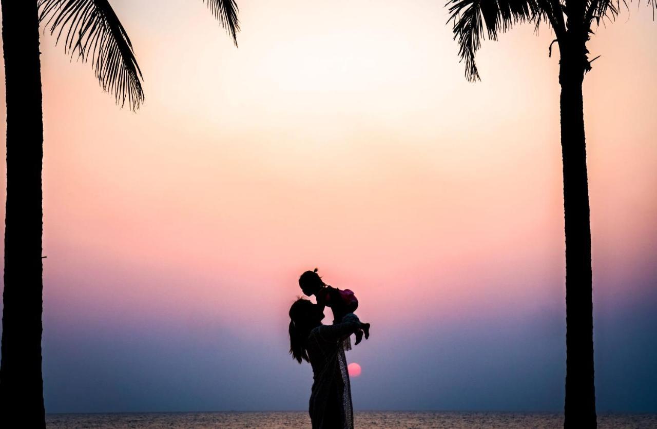 Moevenpick Villas & Residences Phu Quoc Luaran gambar Sunset at the beach
