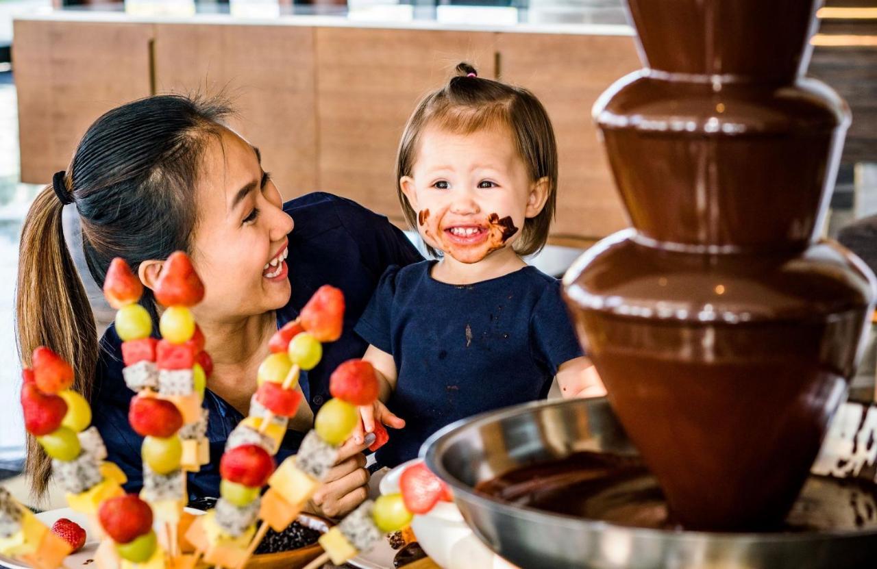 Moevenpick Villas & Residences Phu Quoc Luaran gambar A chocolate fountain